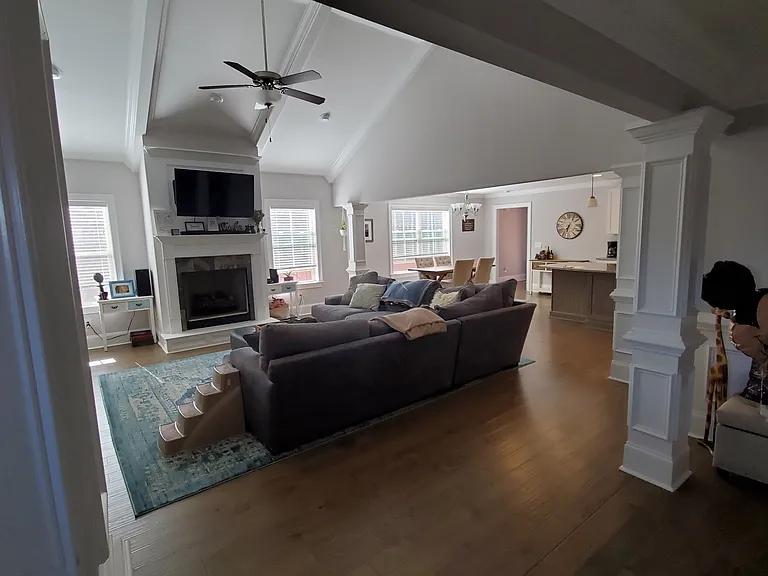 1015 Allison Dr — Photo 9