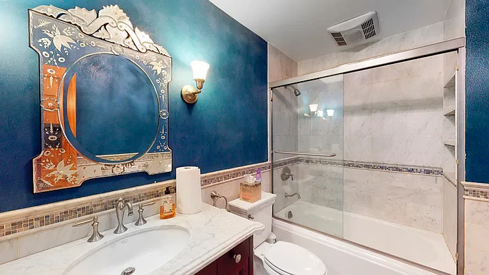 Sold by Capri Jet Realty Corp | media 23