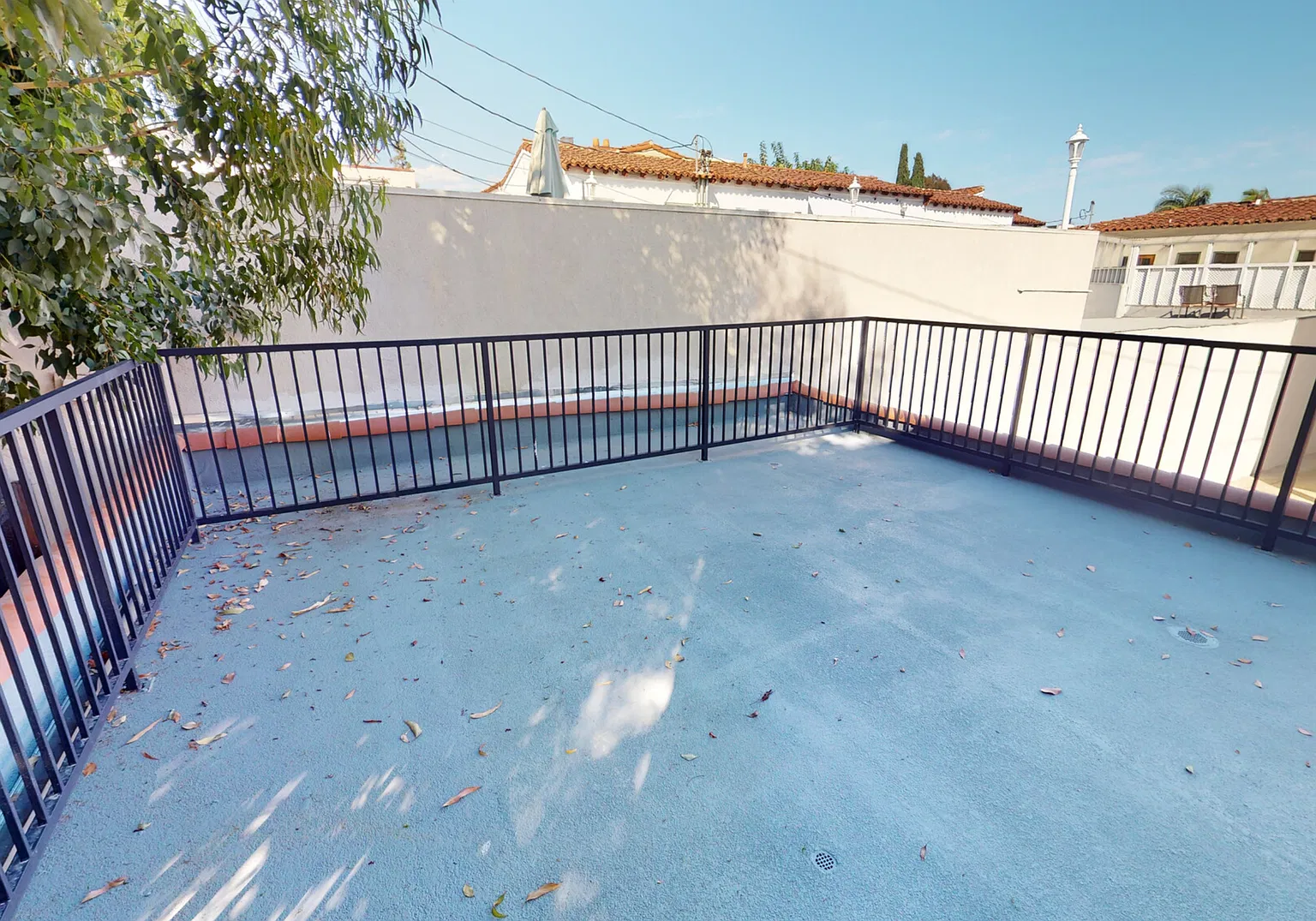 1021 S Hayworth Ave — Photo 4
