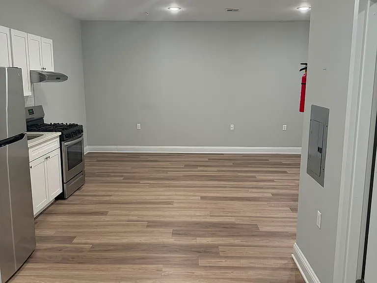 73 Beech St #3 — Photo 2
