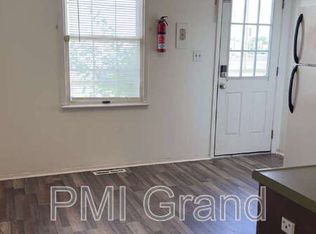 1610 University Dr, Charleston, IL