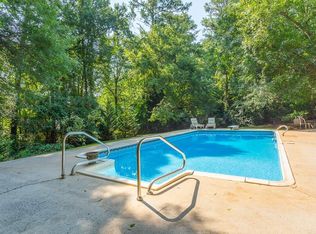 711 Ridgewood Ln, Dalton, GA 30720