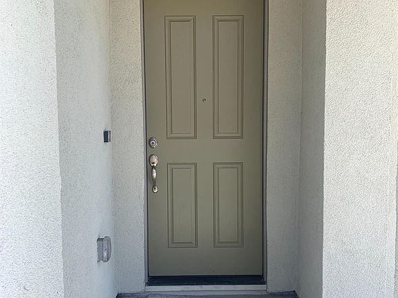 2nd image of 843 Amore St