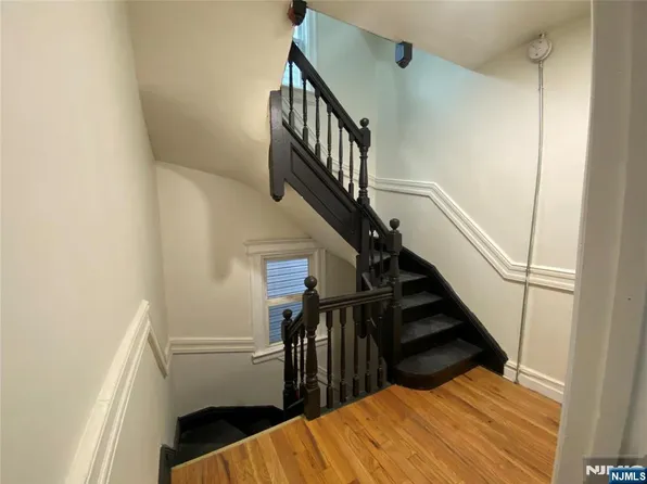 101 Hedden Ter, Newark, NJ 07108