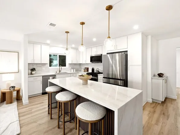 737 Alta Vista Dr, Vista, CA 92084