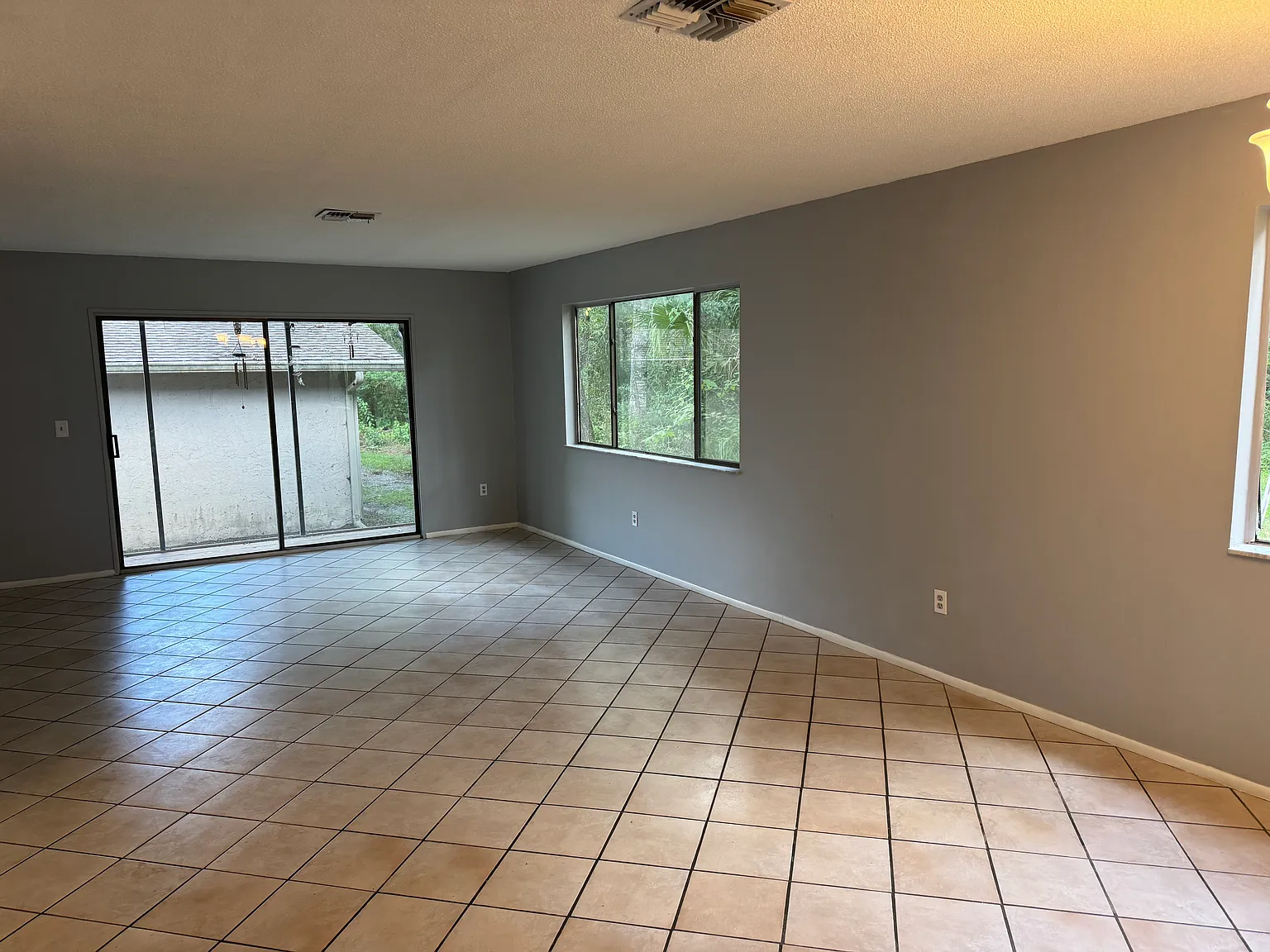 2 bed, 1209 sqft, $1,600 — Photo 2