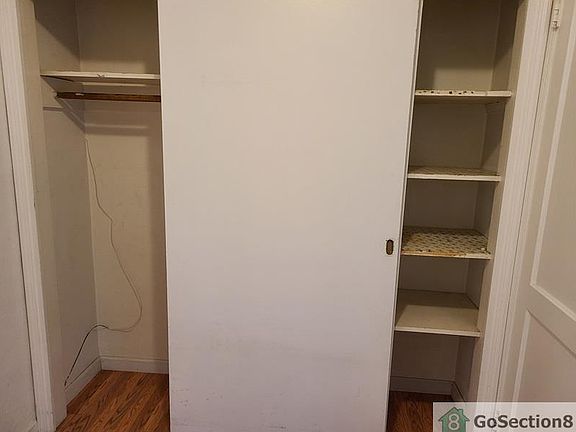 3rd image of 6454 Macarthur Blvd