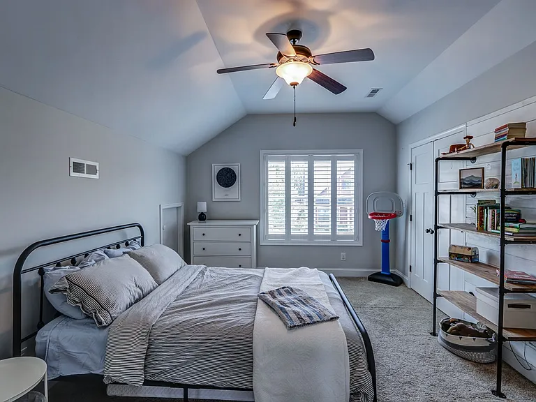 105 Ridgeline Ln — Photo 33