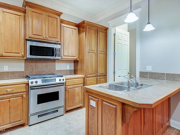5th image of 309 Floridian Ln