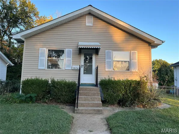 1604 Quendo Ave, Saint Louis, MO 63130