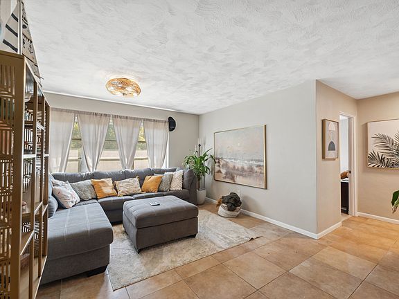 5th image of 5255 Azalea Cir