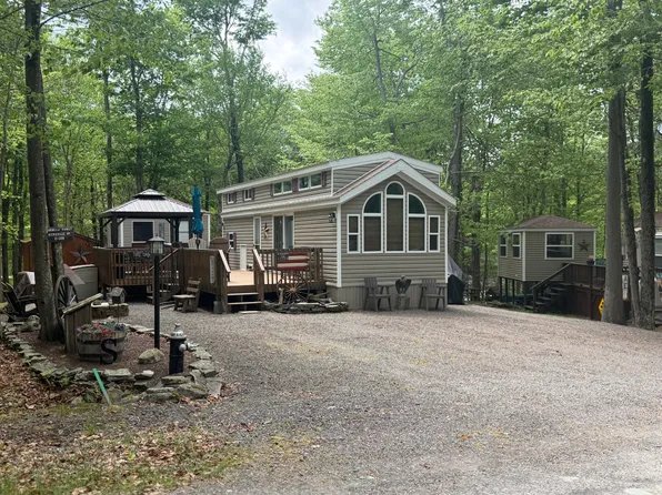 320 Equestrian Trl, Gouldsboro, PA 18424