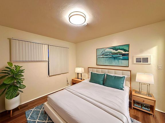 4th image of 925 W 84th St APT C