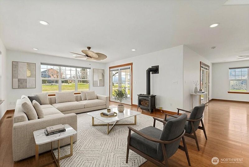 5th image of 1190 Summit Boulevard