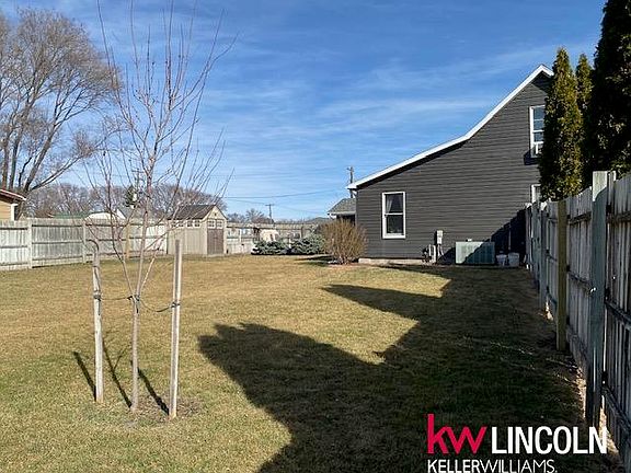 4th image of 605 Douglas St