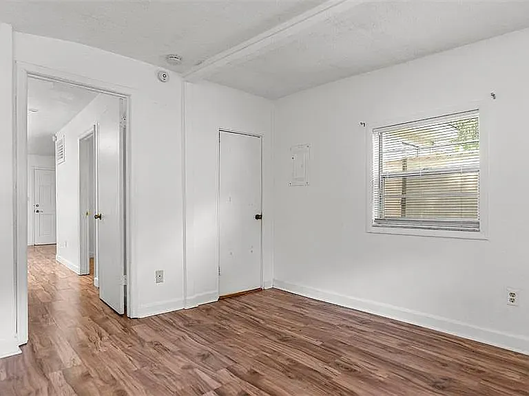 904 NW 14th Ave #B — Photo 13