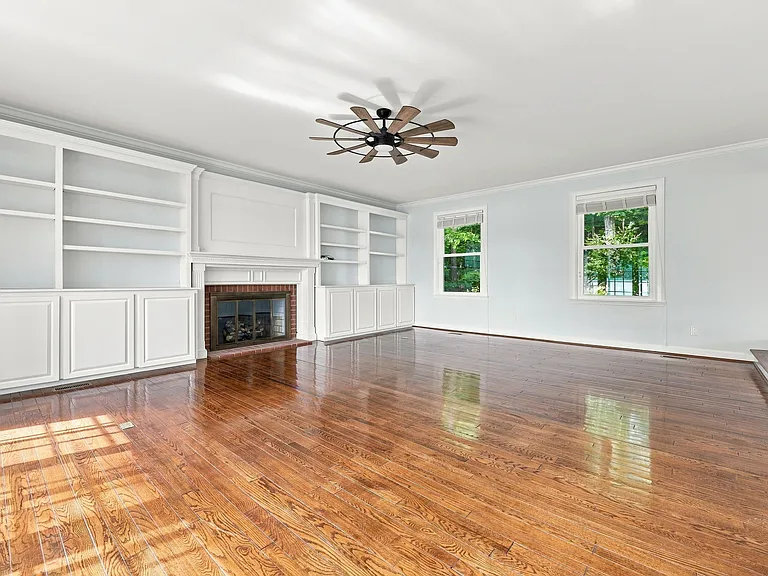 253 Lakeview Dr — Photo 30