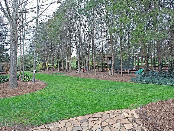 3rd image of 408 Basingdon Ct
