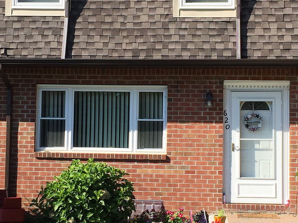 1st image of 620 Ezara Ct