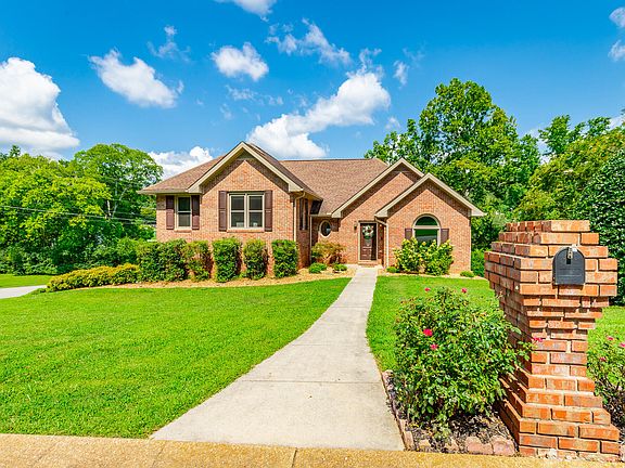 2nd image of 6503 Fox Den Ln