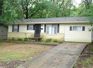 5 Winchester Dr, Little Rock, AR 72209