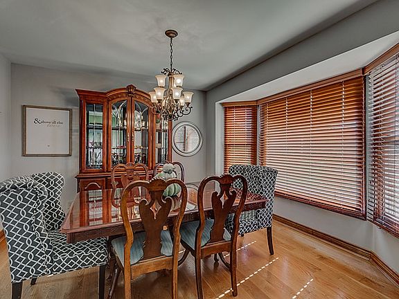 4th image of 9324 Royal Oak Dr