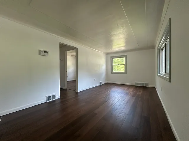 2 bed, 600 sqft, $1,000 — Photo 4