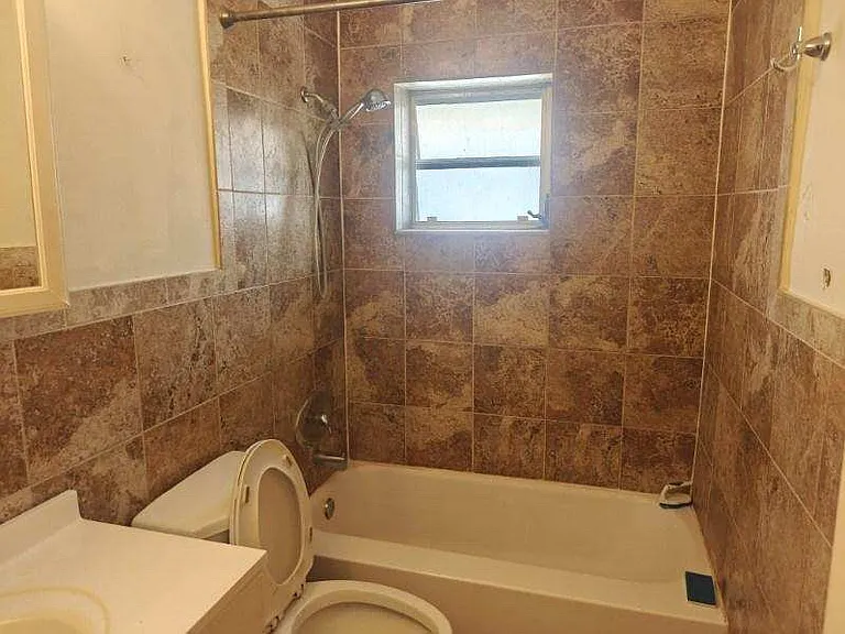 2738 NE 30th Pl #13 — Photo 7