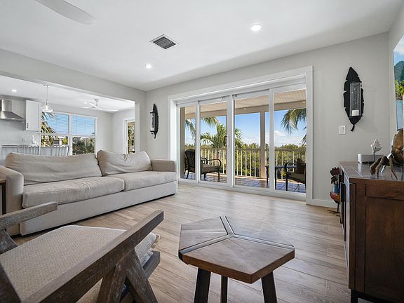 4th image of 17156 Allamanda Dr W