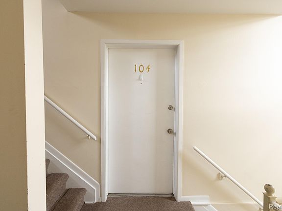 4th image of 495 Miller Ave APT 212