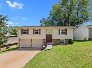 1132 Saratoga Dr, Saint Charles, MO 63303