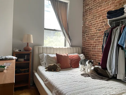 Rented by Compass | media 7