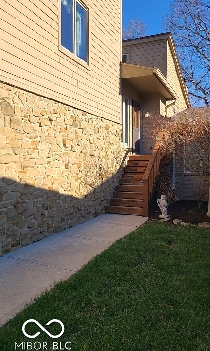 1st image of 305 Baywood Ct