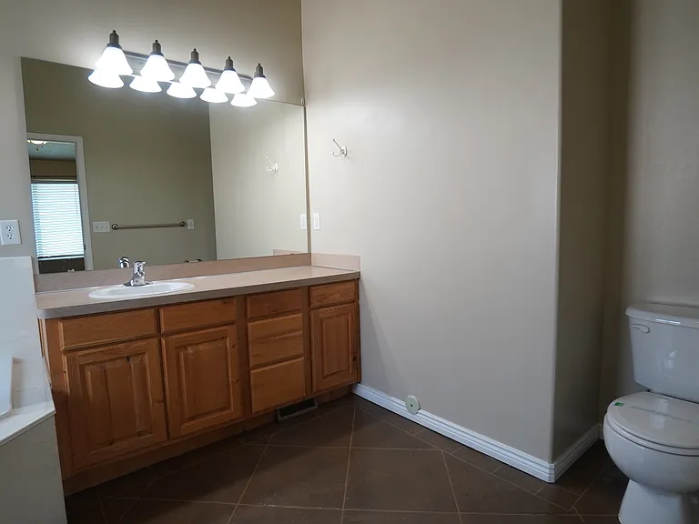 4161 Liberty Ave — Photo 15