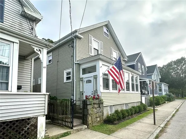 91 Van Zandt Ave, Newport, RI 02840