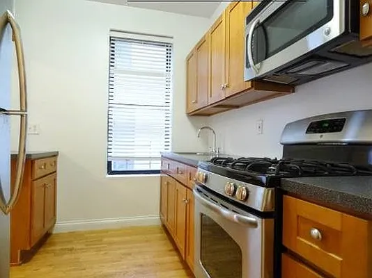 Rented by 4 Points Properties | media 11