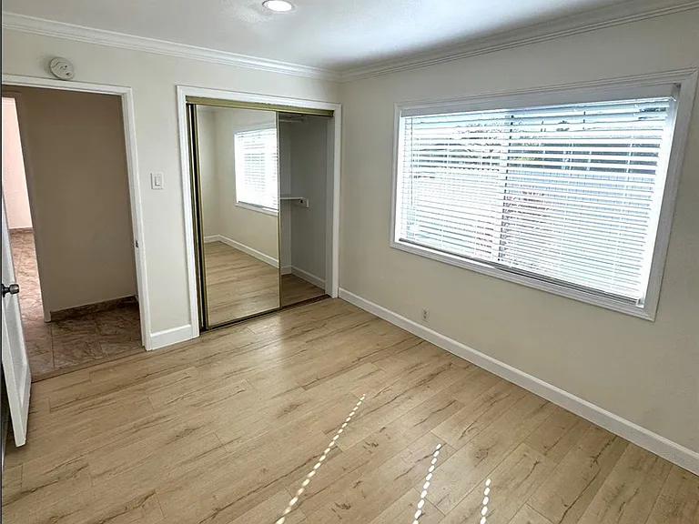 9105 Margaret St — Photo 7