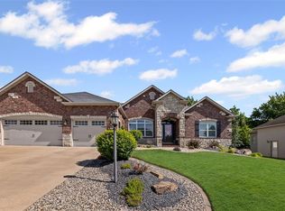 1514 Autumn St, Godfrey, IL 62035