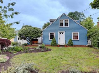 25 Church St, Barrington, RI 02806