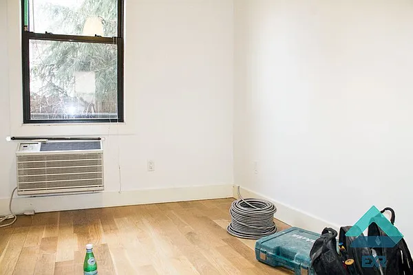 Rented by EXR | media 25