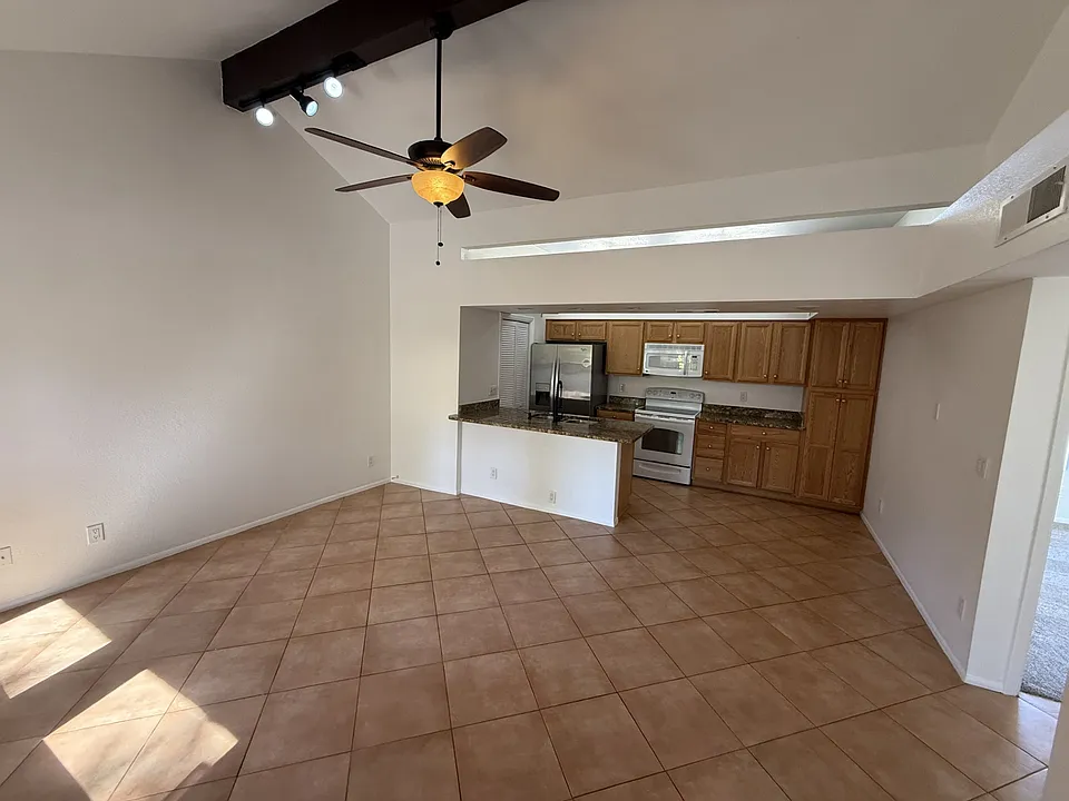 1432 W Emerald Ave #642