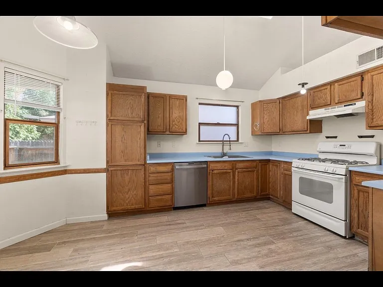 4715 Kachina St NW — Photo 4