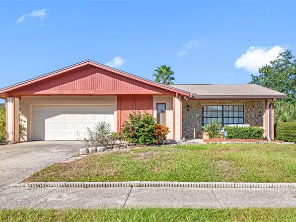 260 Calais Ln, Clearwater, FL 33759