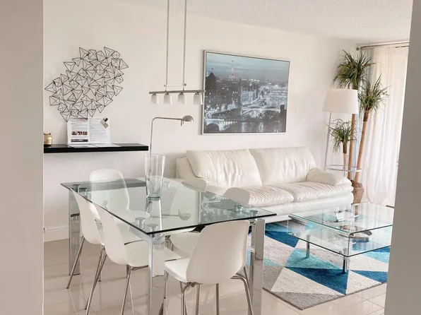 1830 Embassy Dr, West Palm Beach, FL