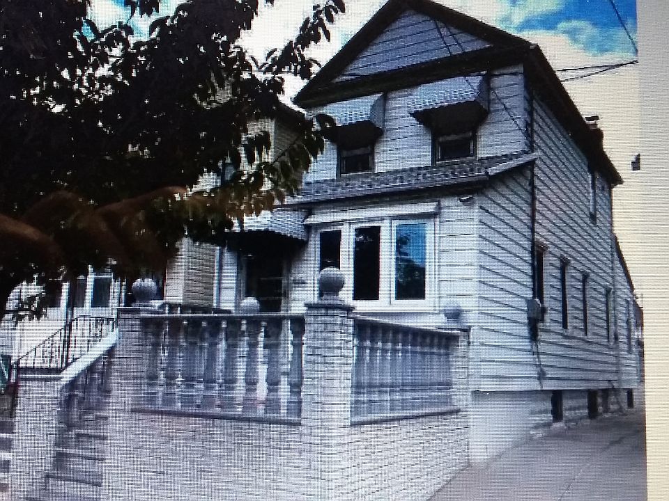 1st image of 10319 104th St