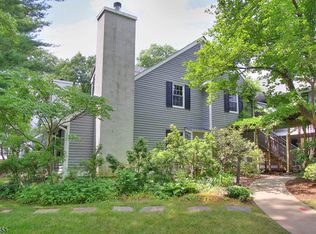 9 Countryside Dr, Basking Ridge, NJ 07920