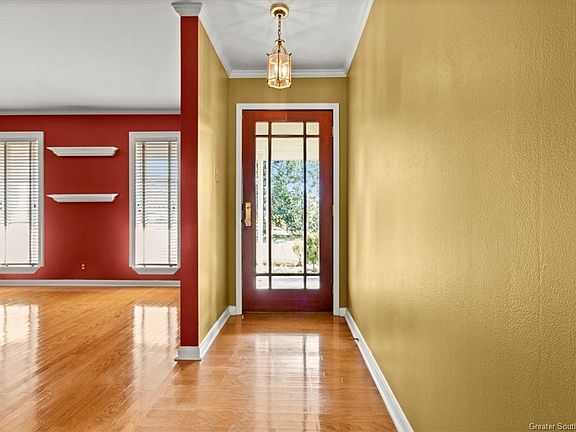 3rd image of 1618 Whispering Woods Dr