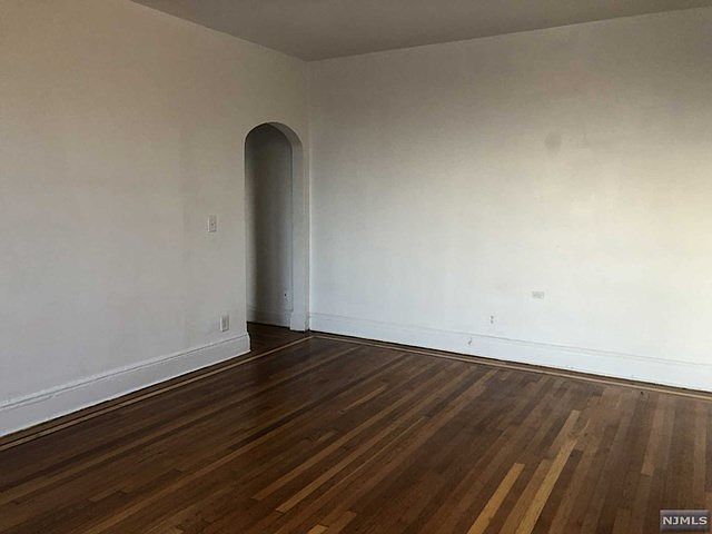 2nd image of 311-315 Queen Anne Rd #34