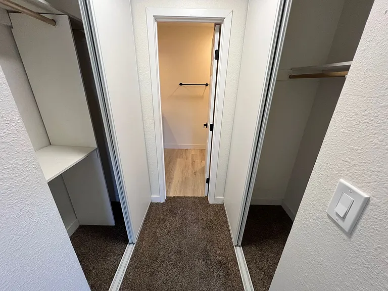 1534 Hialeah Dr #D — Photo 19