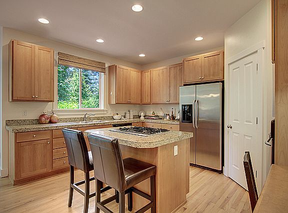 5th image of 12504 NE 90th St